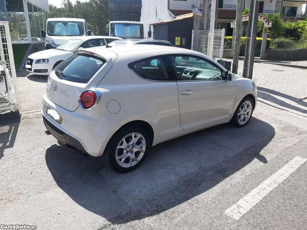 Alfa Romeo MiTo 1.3 jtd distinctive 5kq — fotografia 15