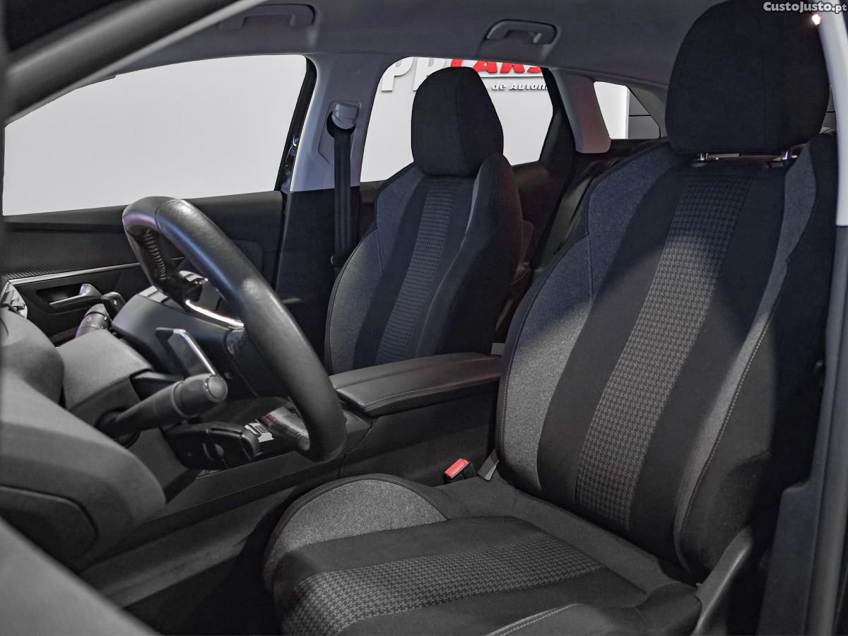 Peugeot 3008 1.5 BlueHDi Allure E — fotografia 13