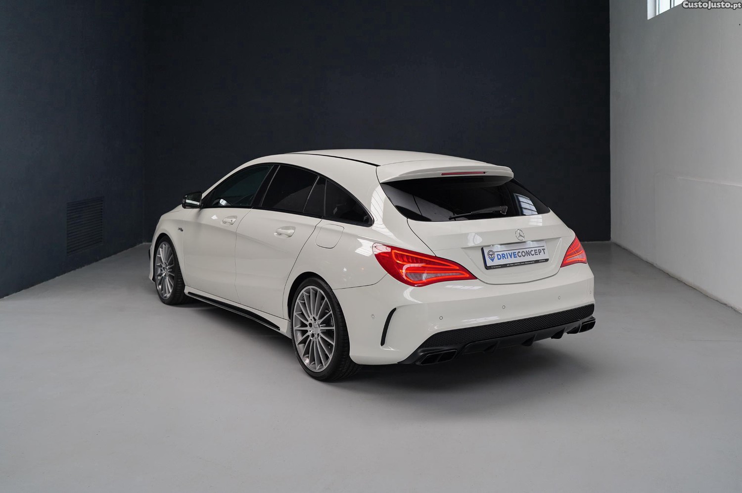 Mercedes-Benz CLA 45 AMG Shooting Brake 4 Matic - 15 foto 3