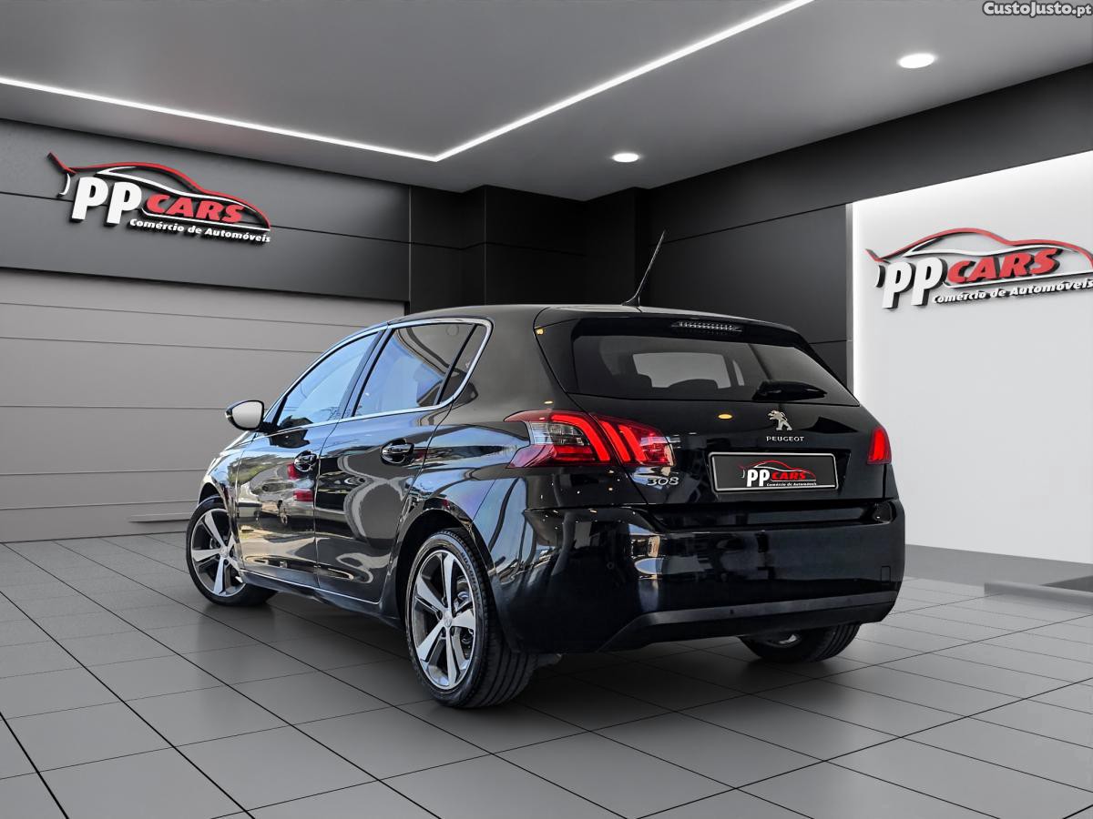 Peugeot 308 1.2 PureTech Allure — fotografia 18