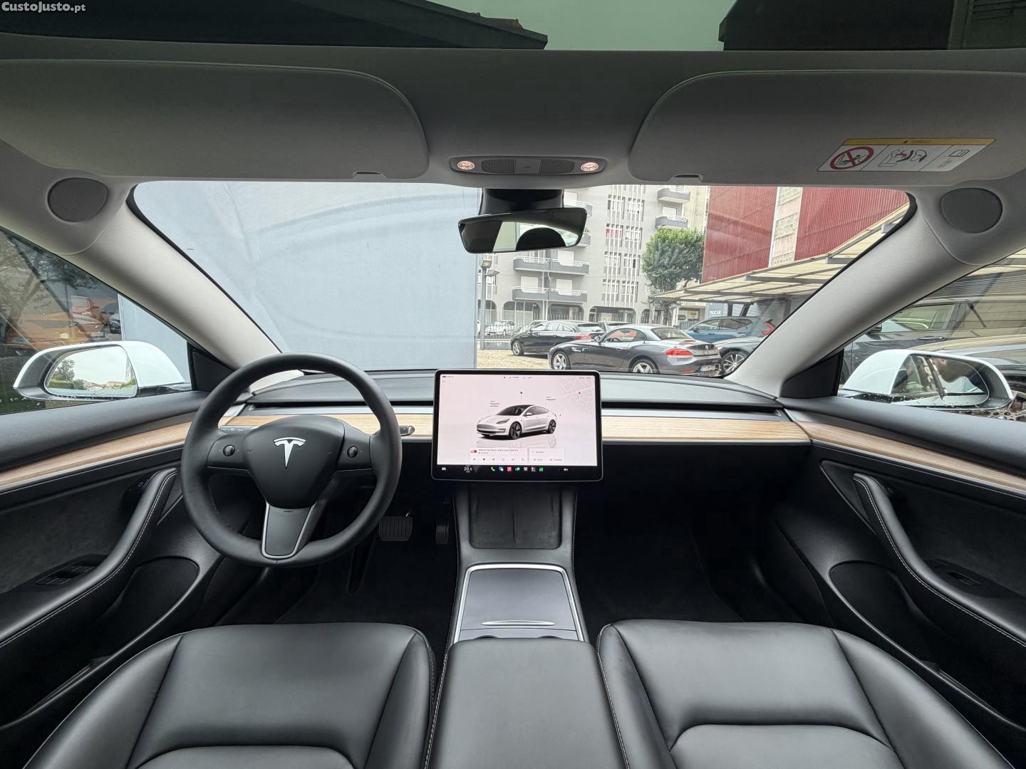 Tesla Model 3 Standard Range Plus RWD — fotografia 12
