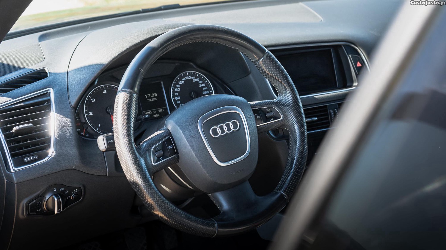 Audi Q5 2.0 TDI Business Line S-line — fotografia 8