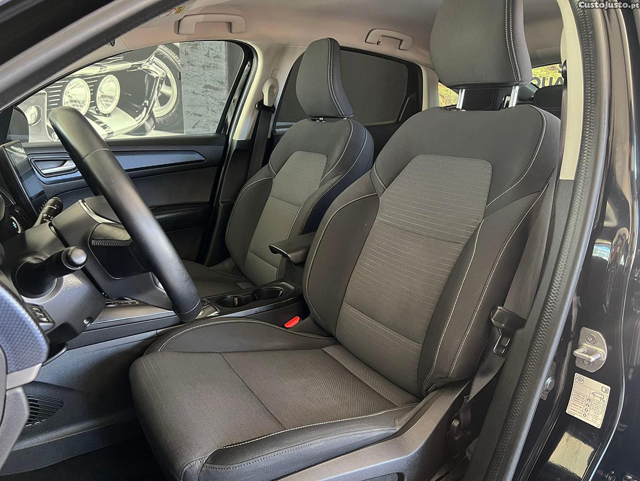 Renault Arkana 1.6 E-Tech Business — fotografia 19