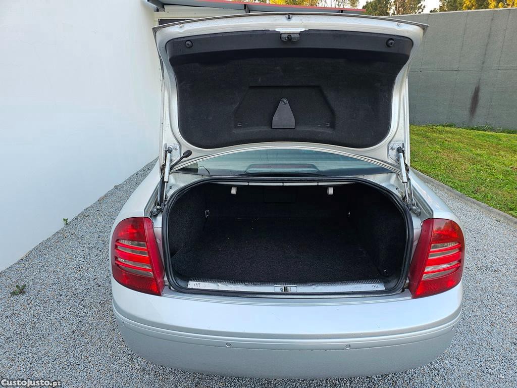 Skoda Superb 1.9Tdi PD 130cv 07/2004 — fotografia 8