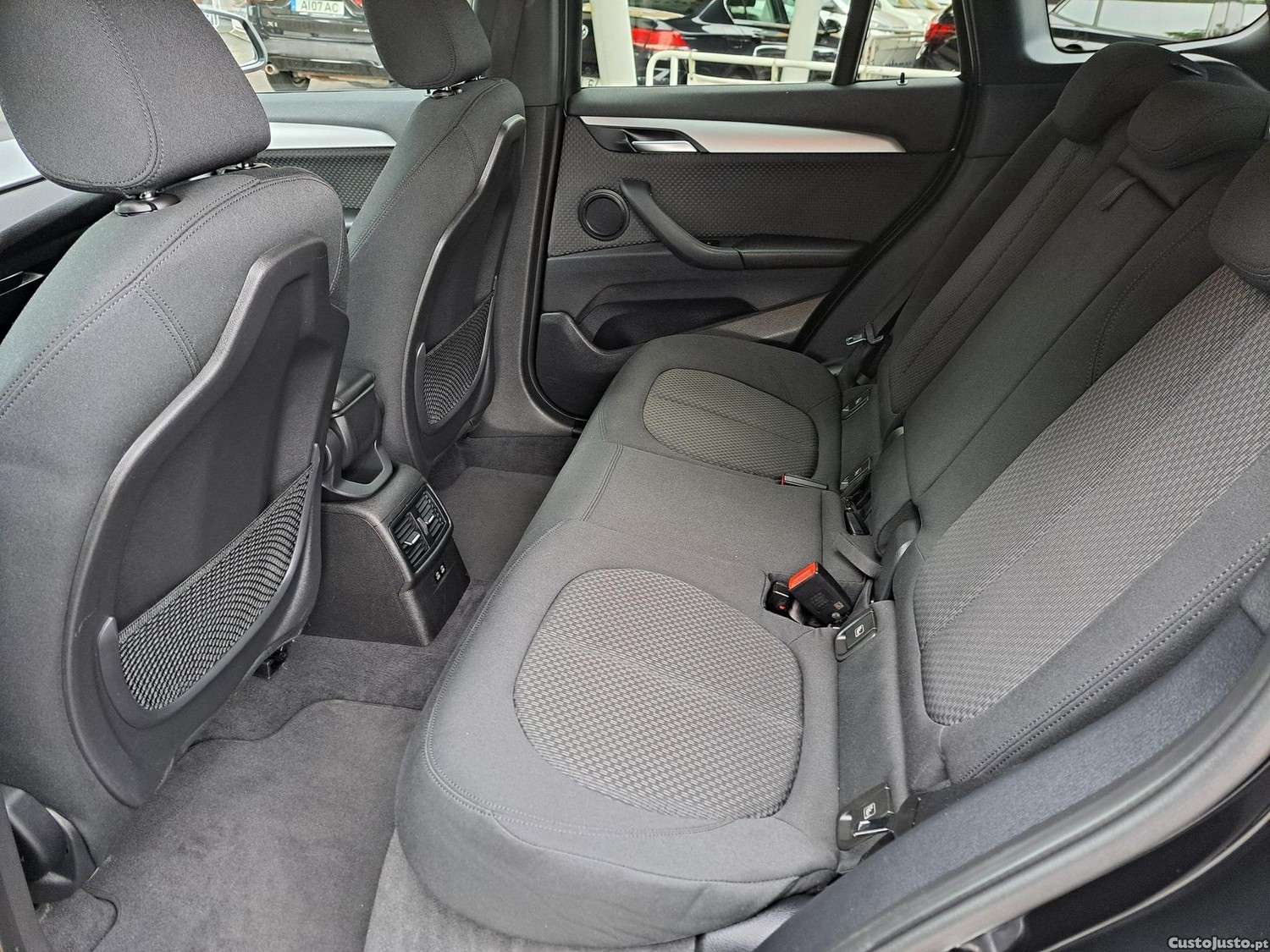 BMW X1 25 e xDrive Corporate Edition — fotografia 20