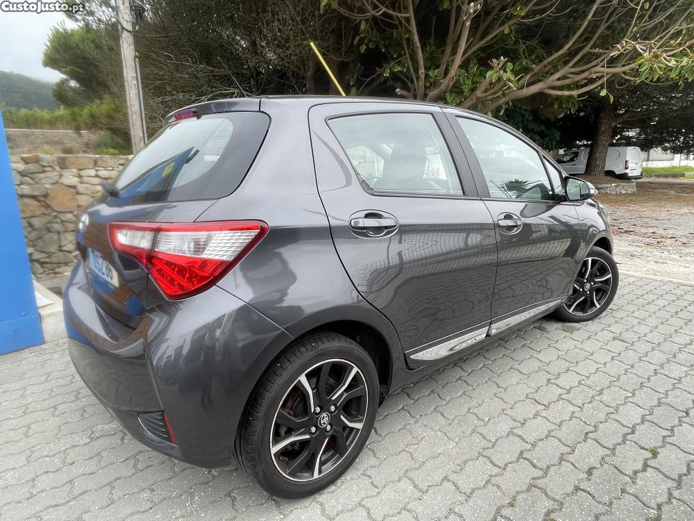 Toyota Yaris 1.4 D-4D Exclusive+P - 17 — photo 4