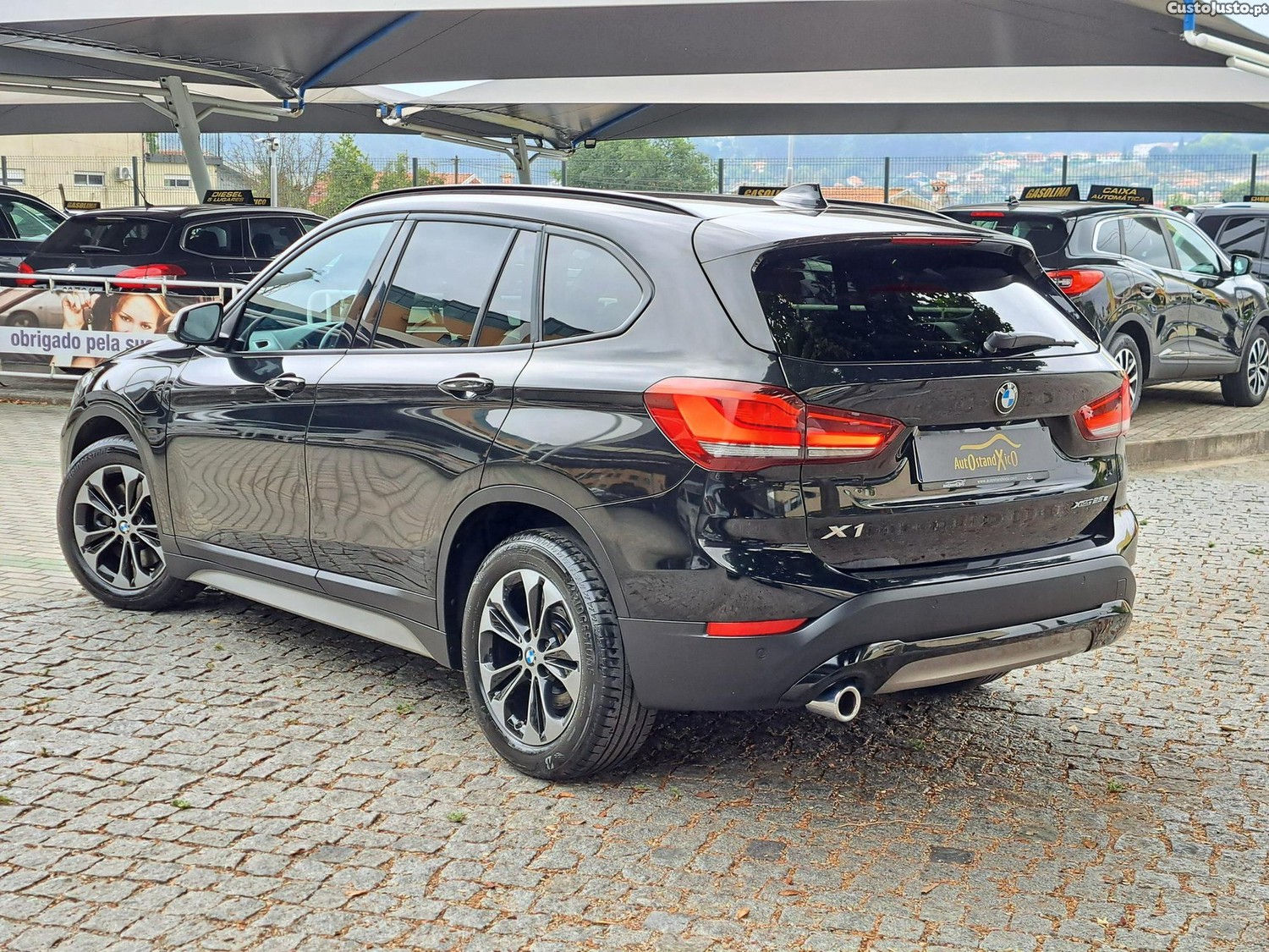BMW X1 25 e xDrive Corporate Edition — fotografia 23