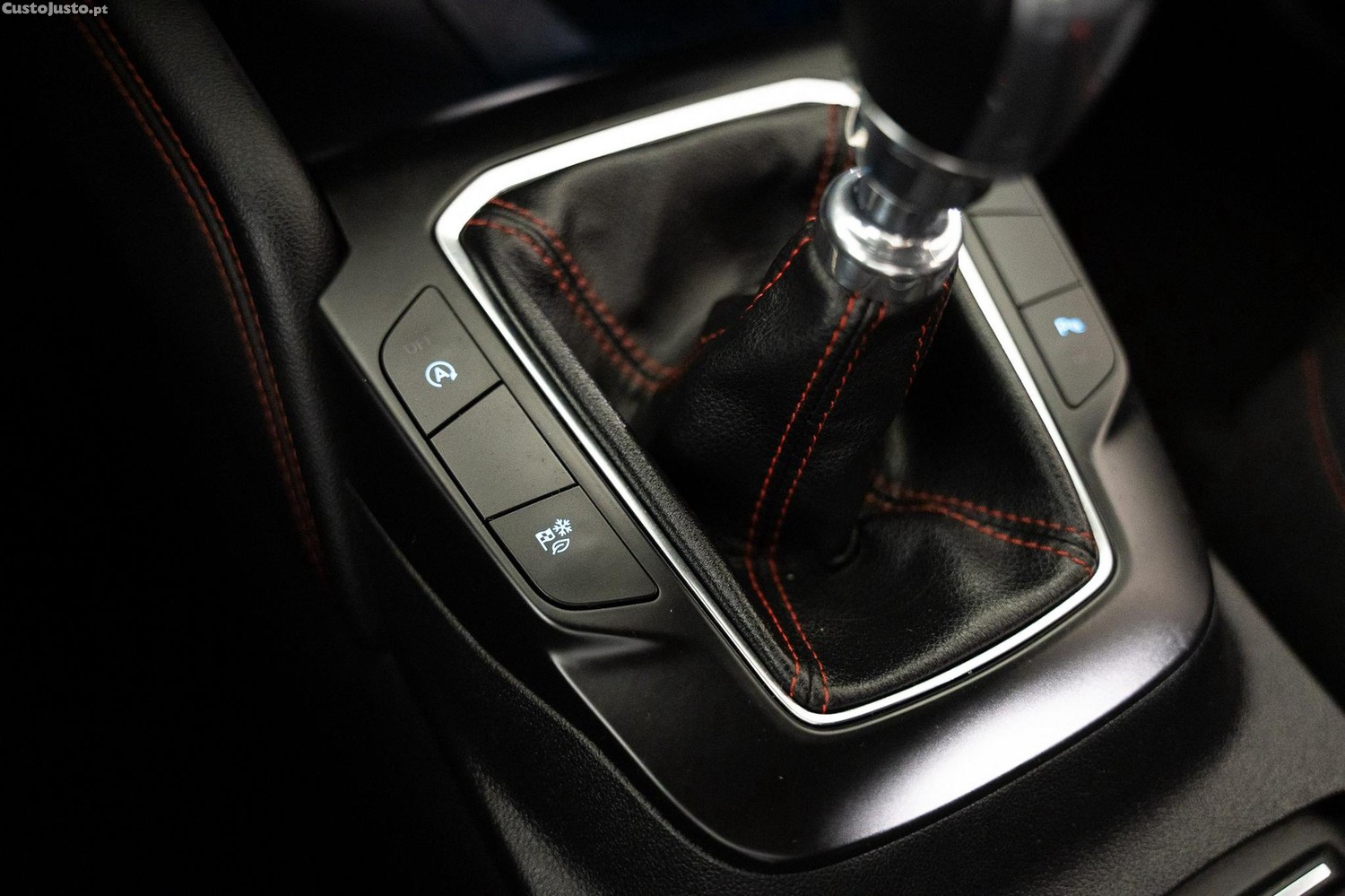 Ford Kuga 1.5 EcoBoost Titanium — fotografia 6
