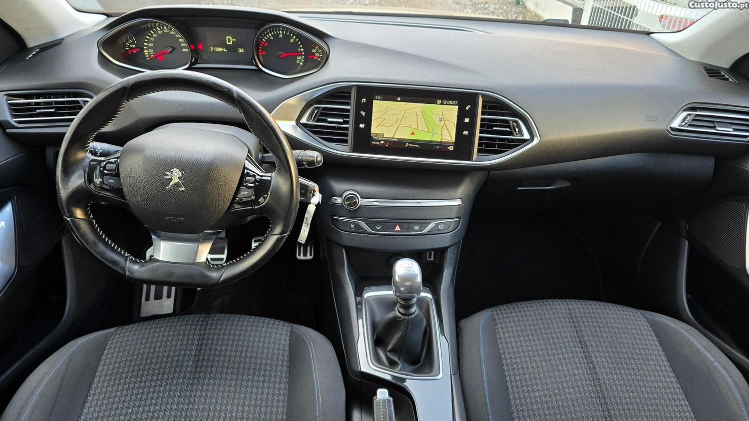 Peugeot 308 SW 1.5 BlueHDi Style — fotografia 21