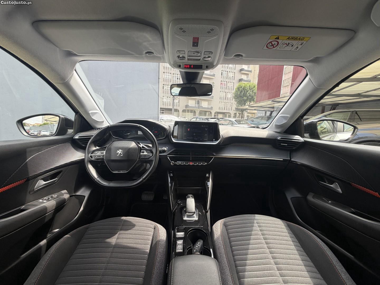 Peugeot e-208 50 kWh Active Pack — fotografia 13