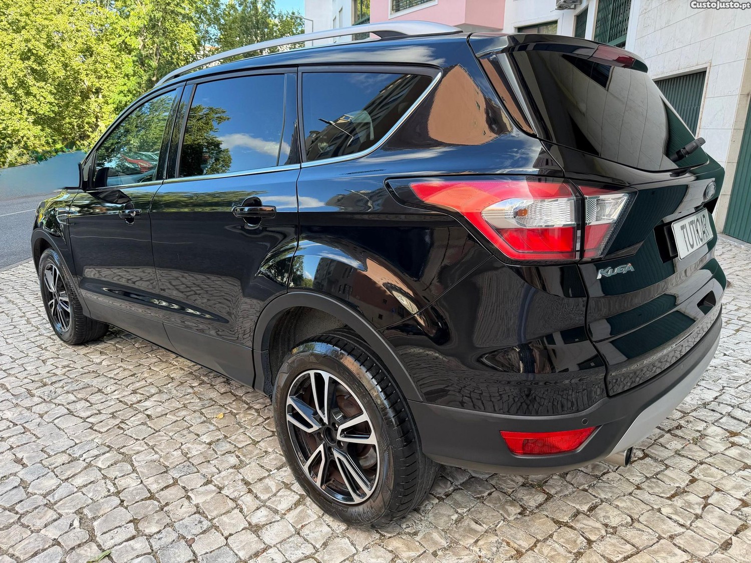 Ford Kuga 1.5 EcoBlue TITANIUM — fotografia 6
