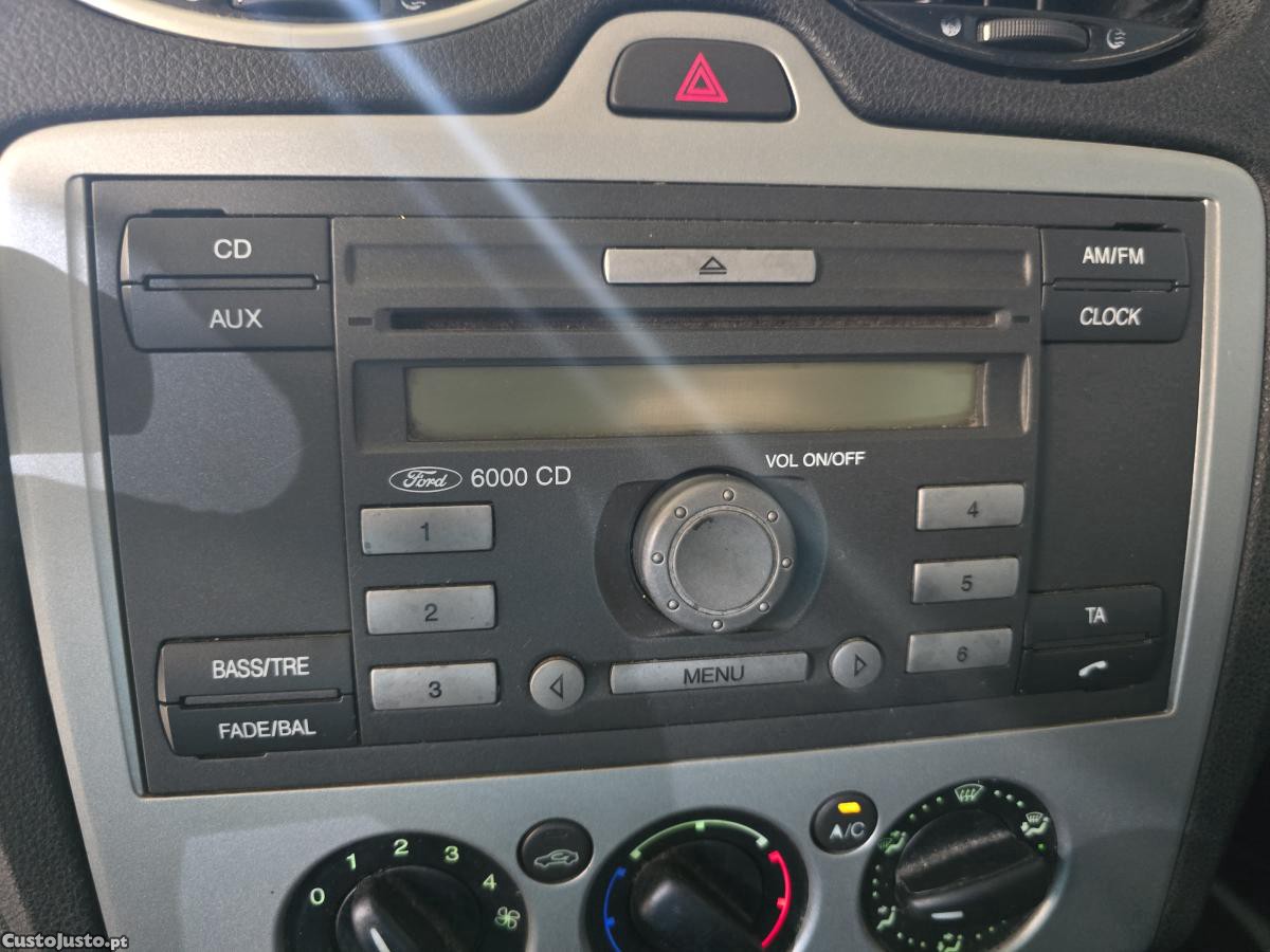 Ford Focus 1.6 TDCI — fotografia 2