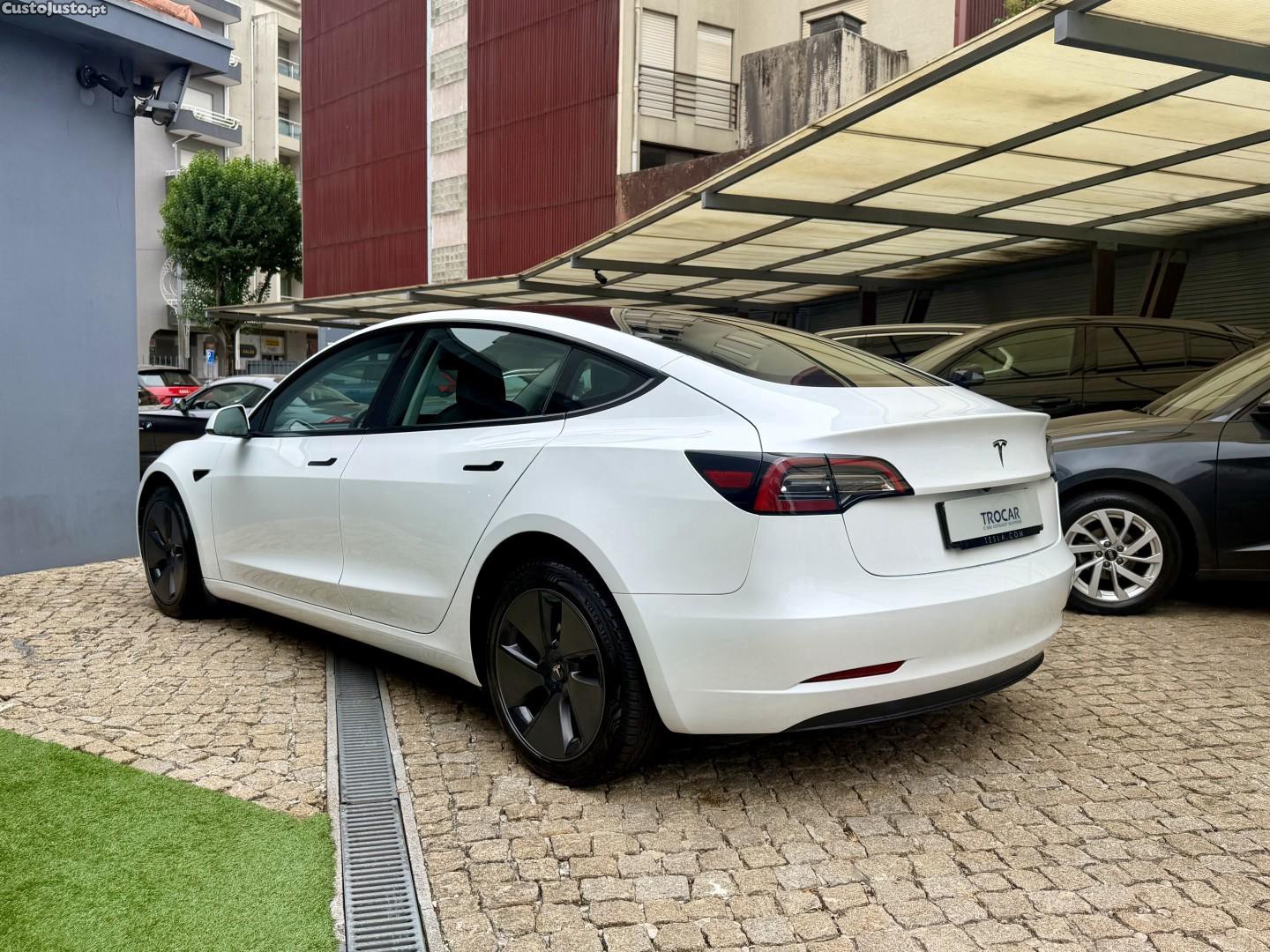 Tesla Model 3 Standard Range Plus RWD — fotografia 7