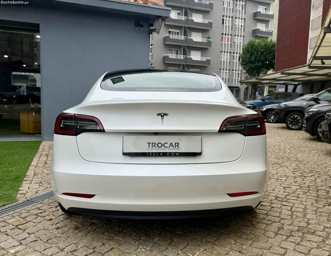 Tesla Model 3 Standard Range Plus RWD — fotografia 8