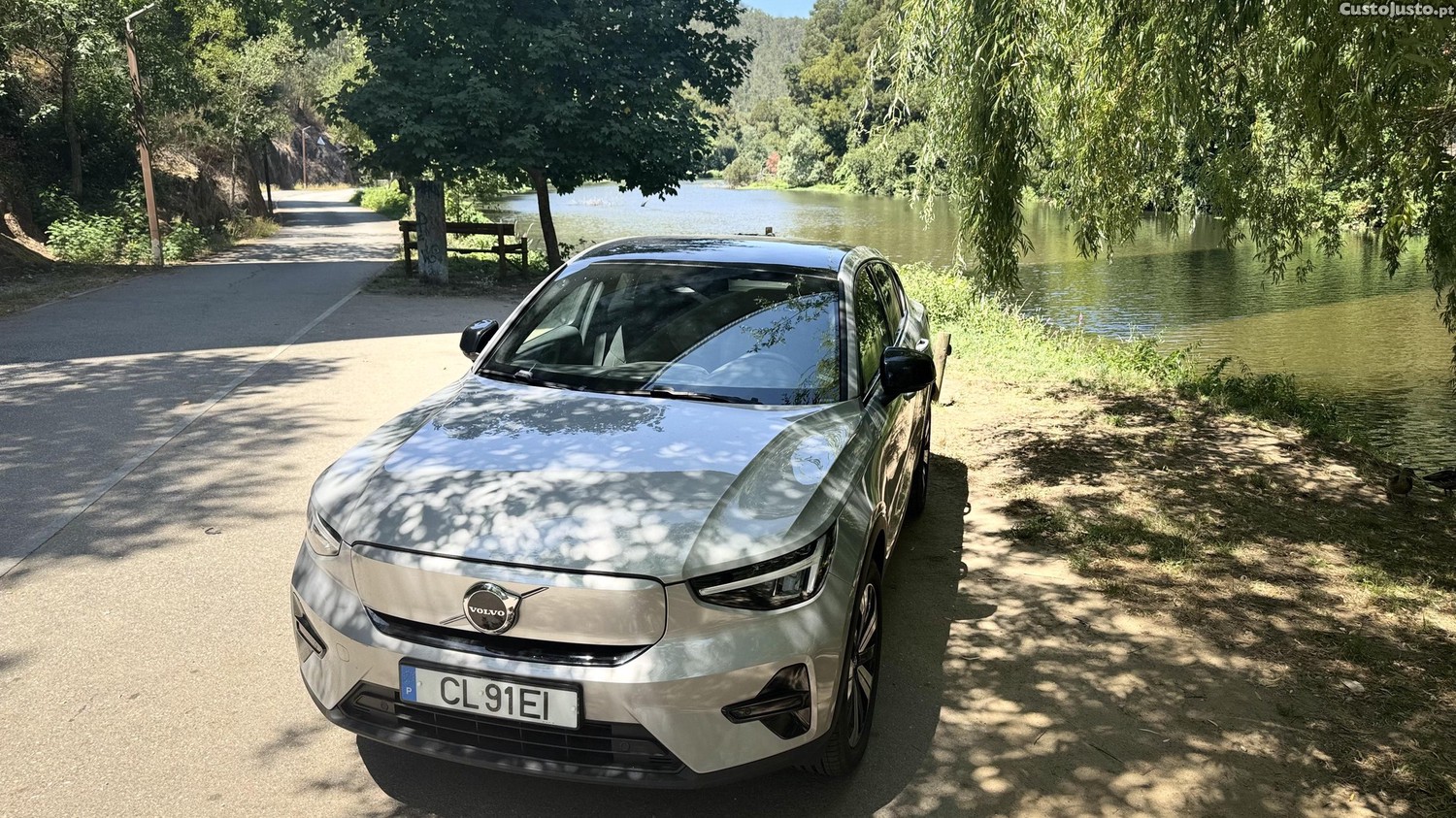 Volvo C40 Twin Pure 300 kW 1st Edition AWD — fotografia 3
