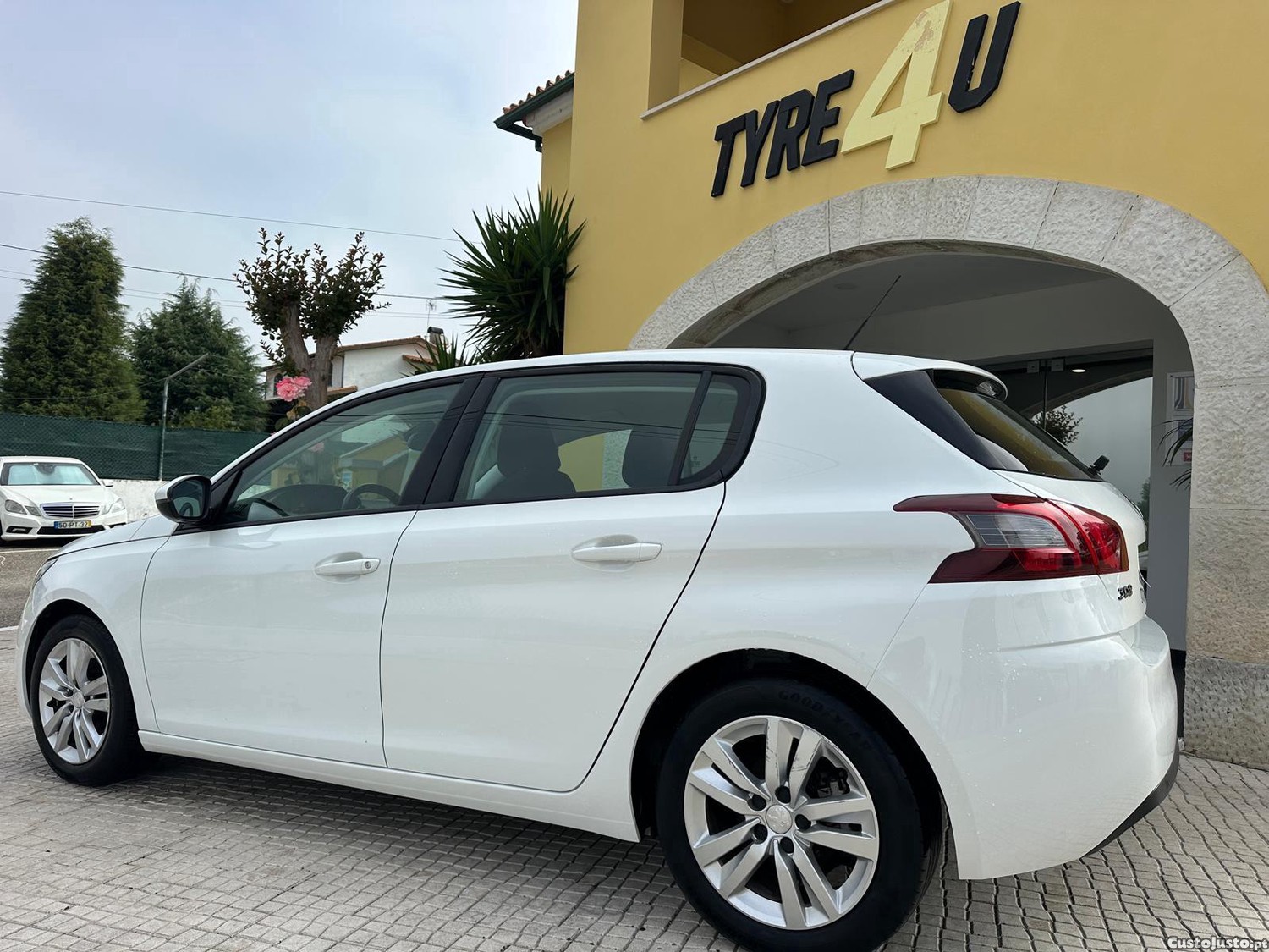 Peugeot 308 1.5 BlueHDi Style — fotografia 17