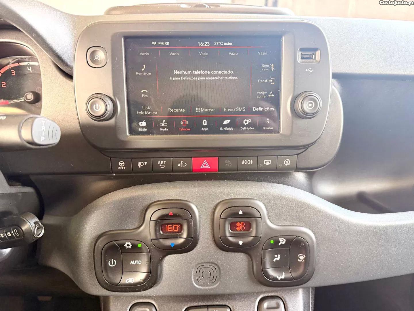 Fiat Panda 1.0 hybrid city cross — fotografia 6