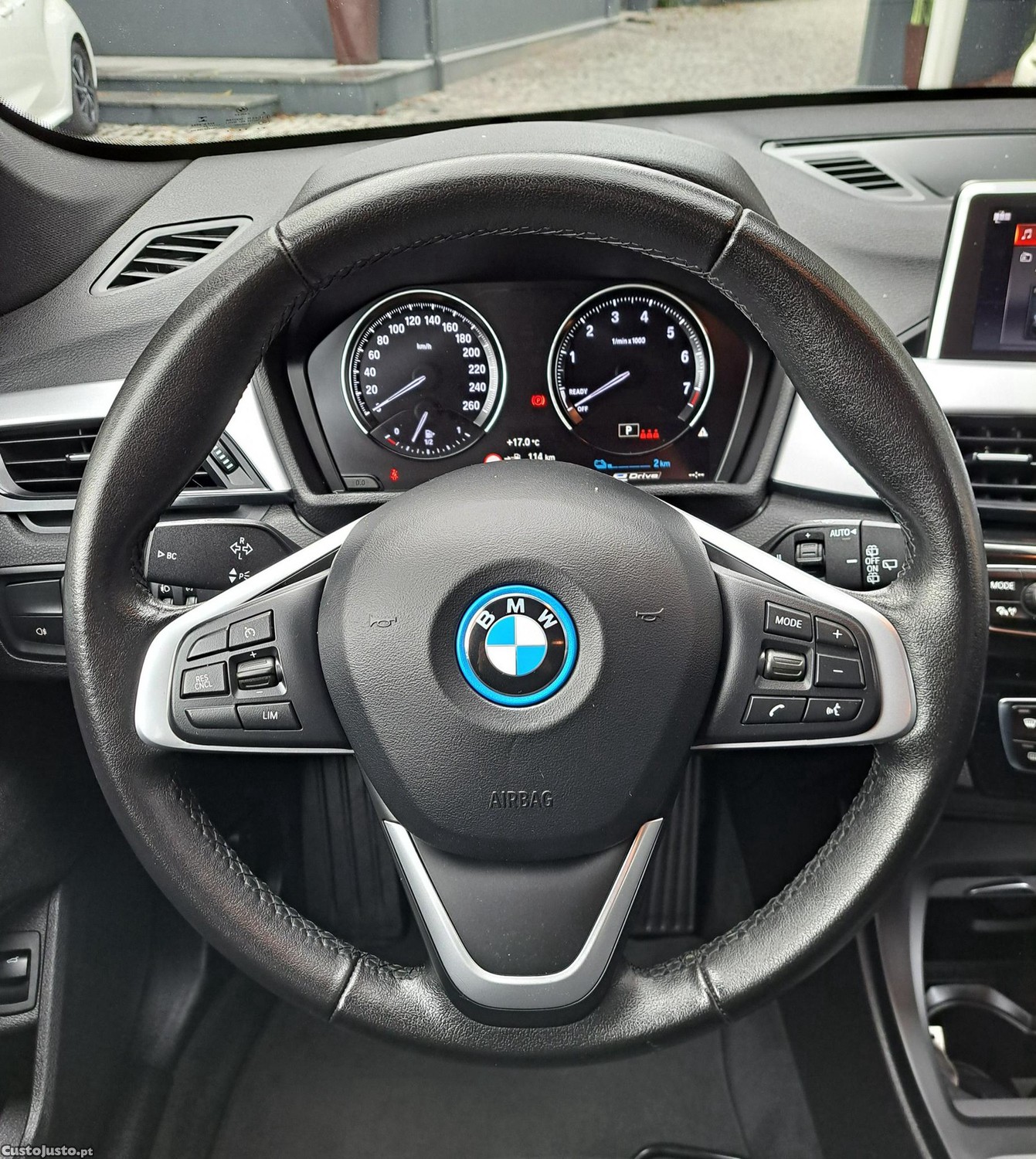 BMW X1 25 e xDrive Corporate Edition — fotografia 19