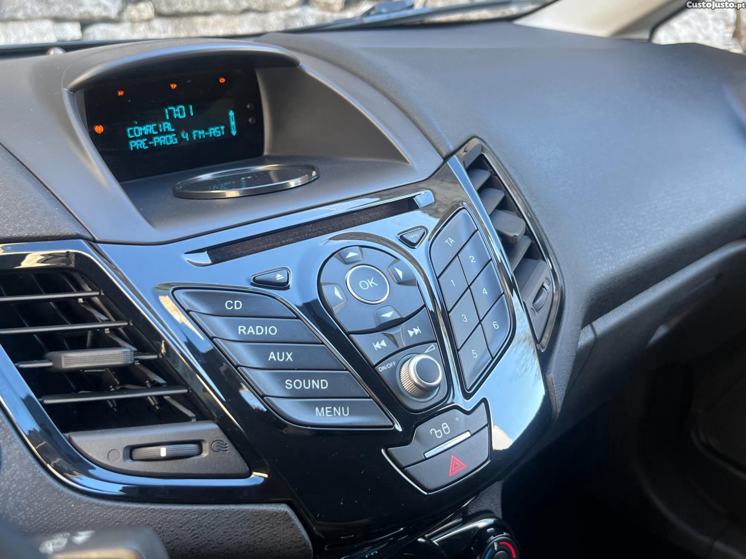 Ford Fiesta Ti-VCT Titanium — fotografia 8