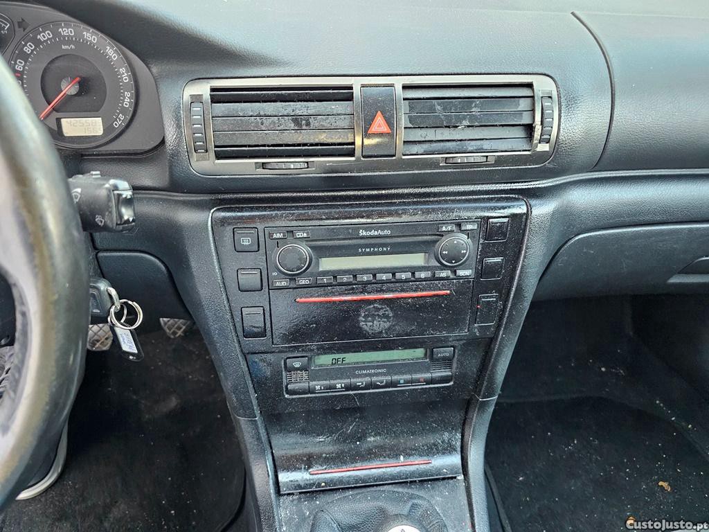Skoda Superb 1.9Tdi PD 130cv 07/2004 — fotografia 3