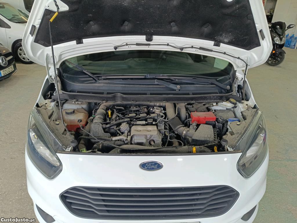 Ford Tourneo Courier 1.0 EcoBoost Ambiente 100cv — fotografia 24