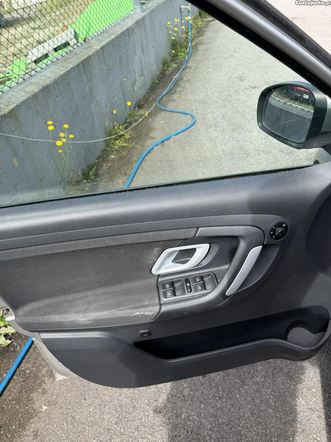 Skoda Fabia 1.2i 70CV — fotografia 5
