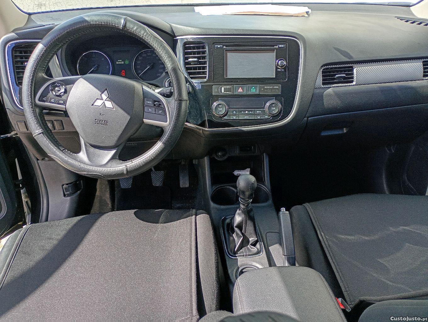 Mitsubishi Outlander Diesel Intense 7lugares — fotografia 4