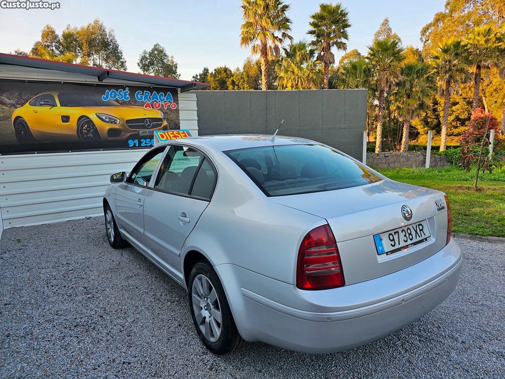 Skoda Superb 1.9Tdi PD 130cv 07/2004 — fotografia 9