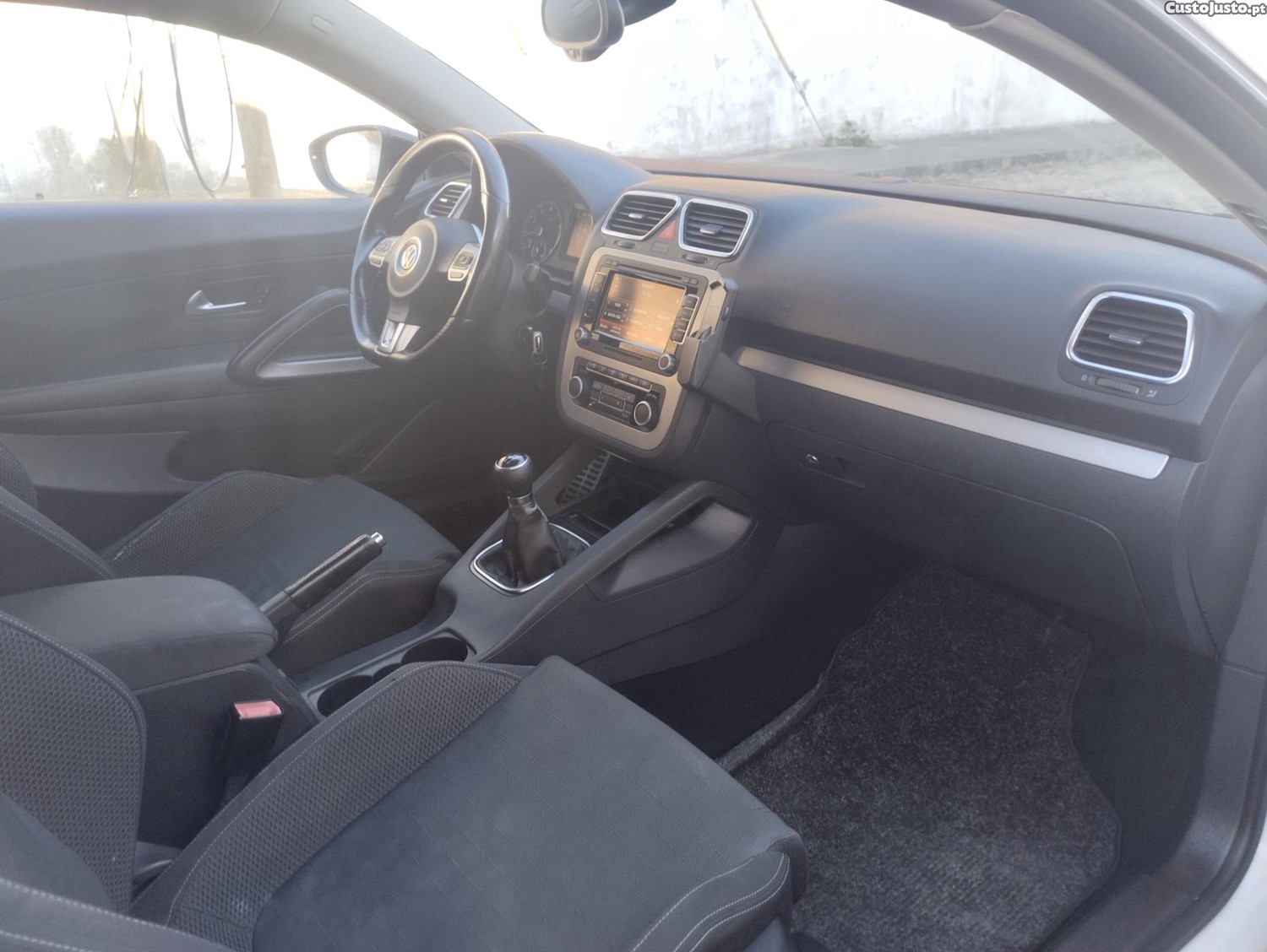 Volkswagen Scirocco 1.4 TSI (Turbo) 160cv - NACIONAL - c/ GPS - R-LINE — fotografia 13