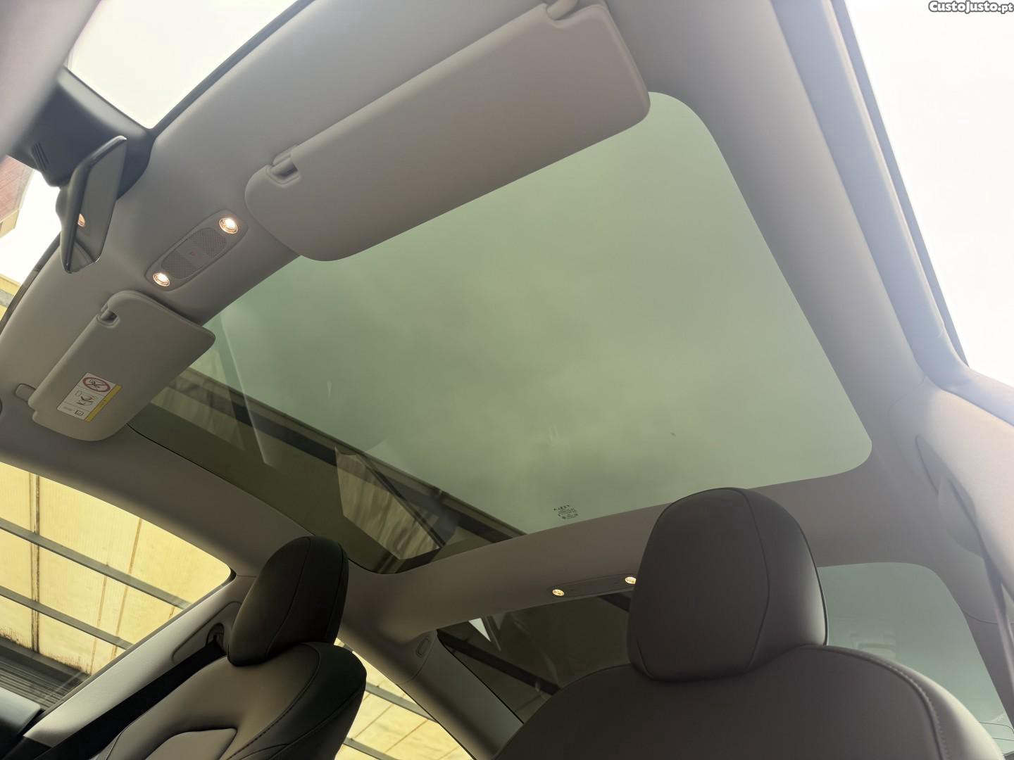 Tesla Model 3 Standard Range Plus RWD — fotografia 2