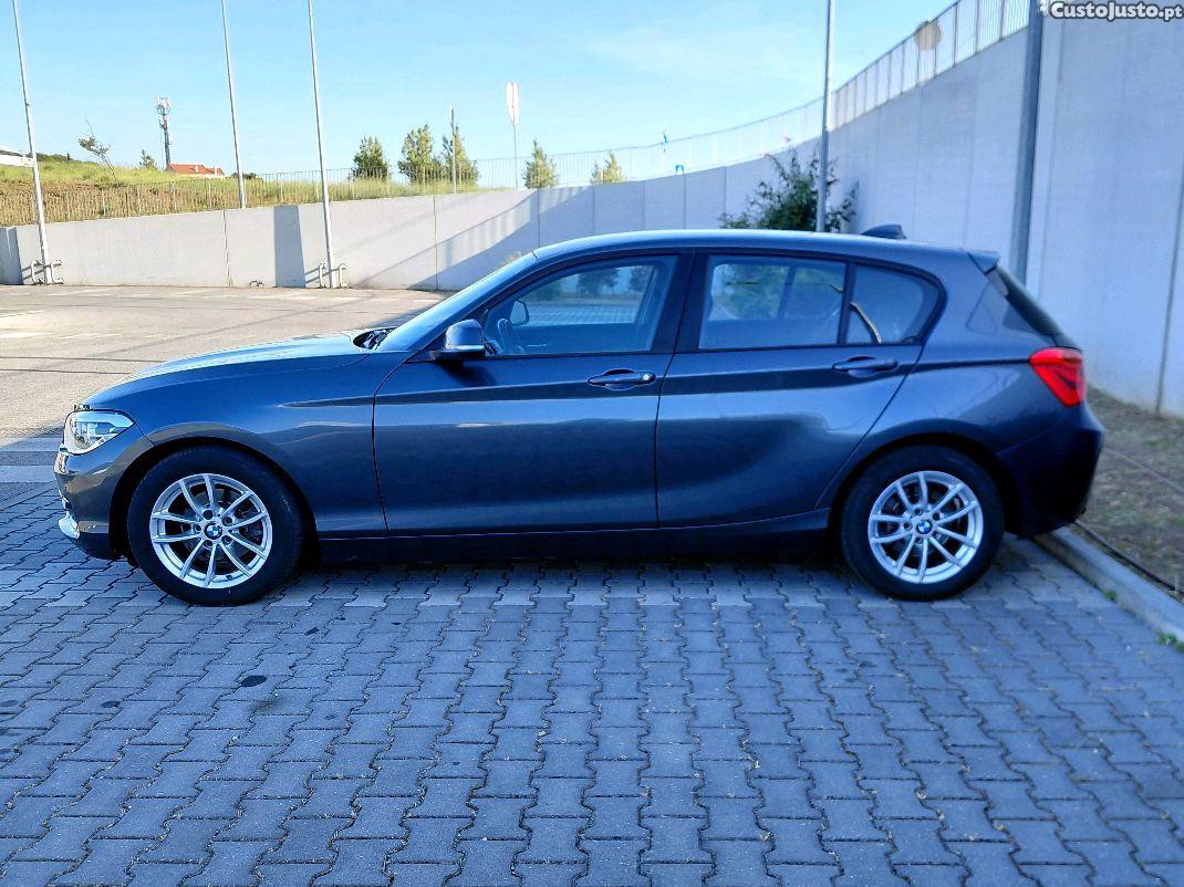 BMW 116 d sport line Automático — fotografia 6