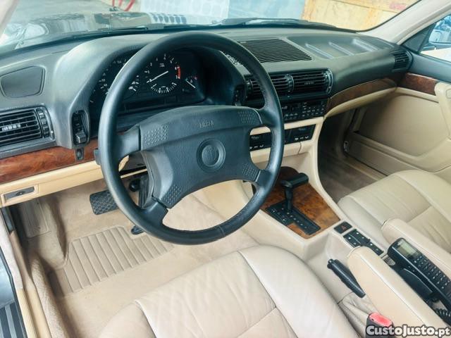 BMW 750 lLV12 — fotografia 3