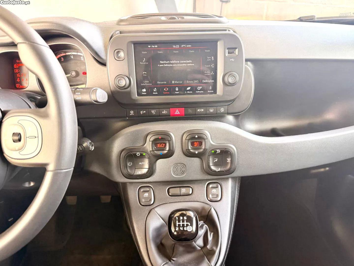 Fiat Panda 1.0 hybrid city cross — fotografia 5