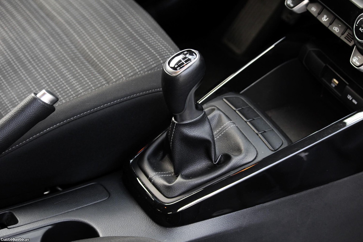 Kia Stonic 1.0 T-GDi Drive — fotografia 14