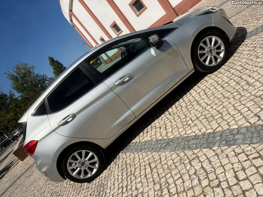 Ford Fiesta 1.0 EcoBoost Titaniu — fotografia 13