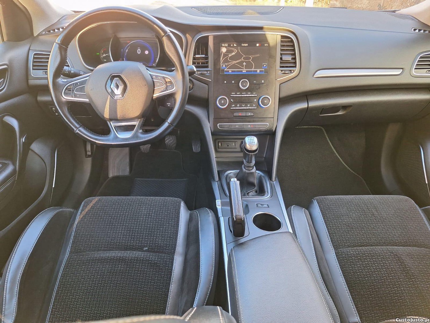 Renault Mégane 1.5 dCi Sport Tourer — fotografia 8