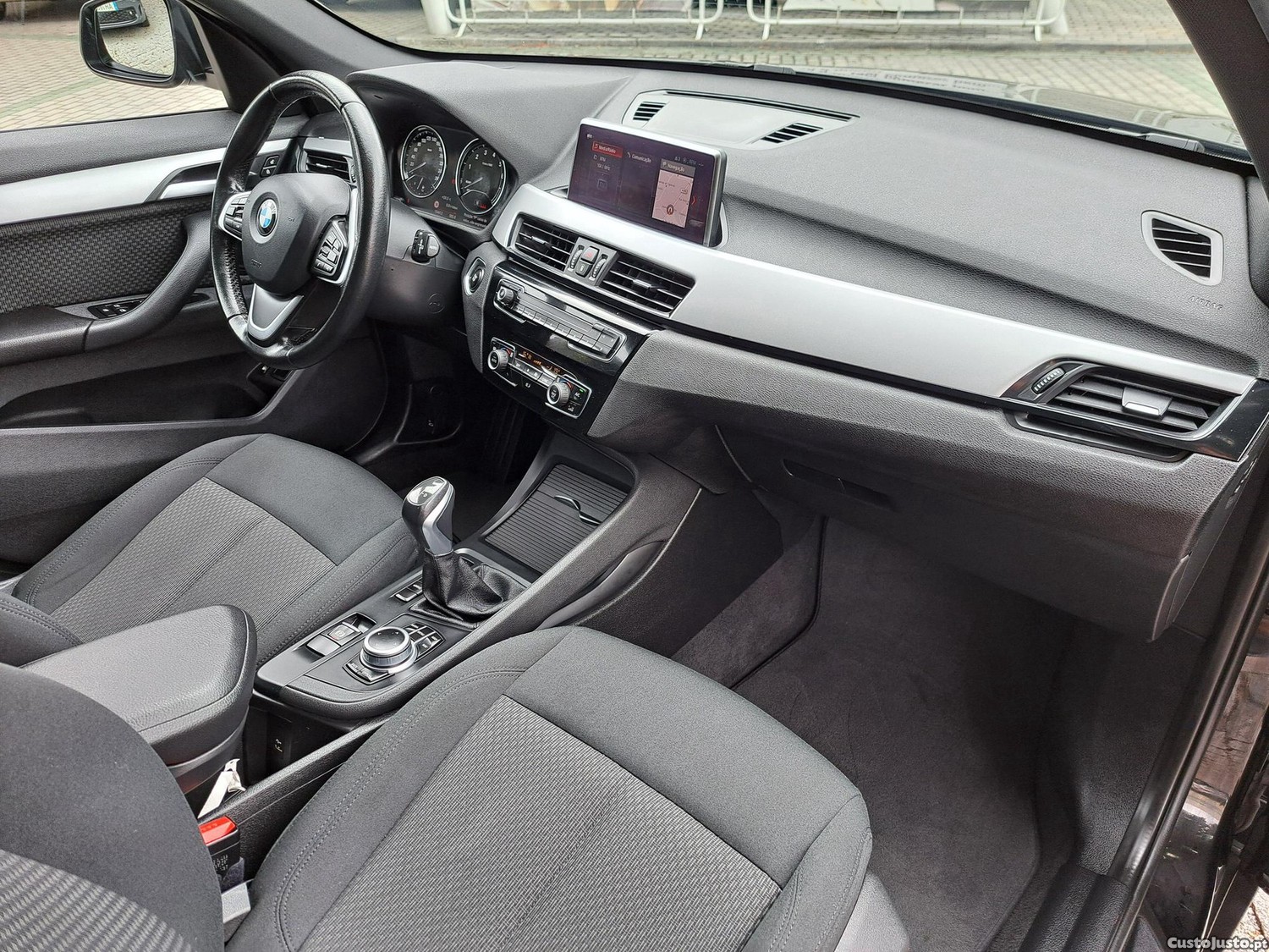 BMW X1 25 e xDrive Corporate Edition — fotografia 7