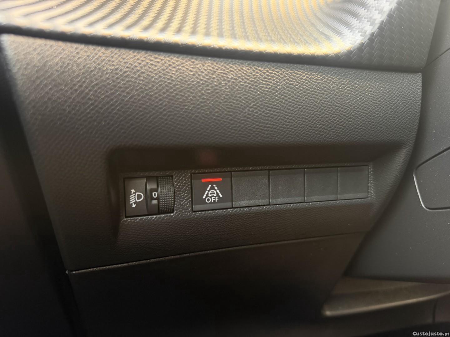 Peugeot e-208 50 kWh Active Pack — fotografia 5