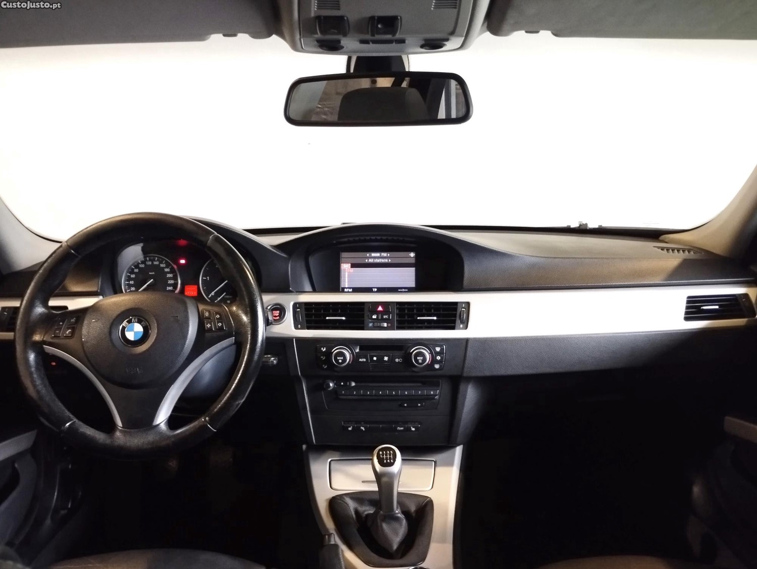 BMW 320 d Touring Line Sport — fotografia 3
