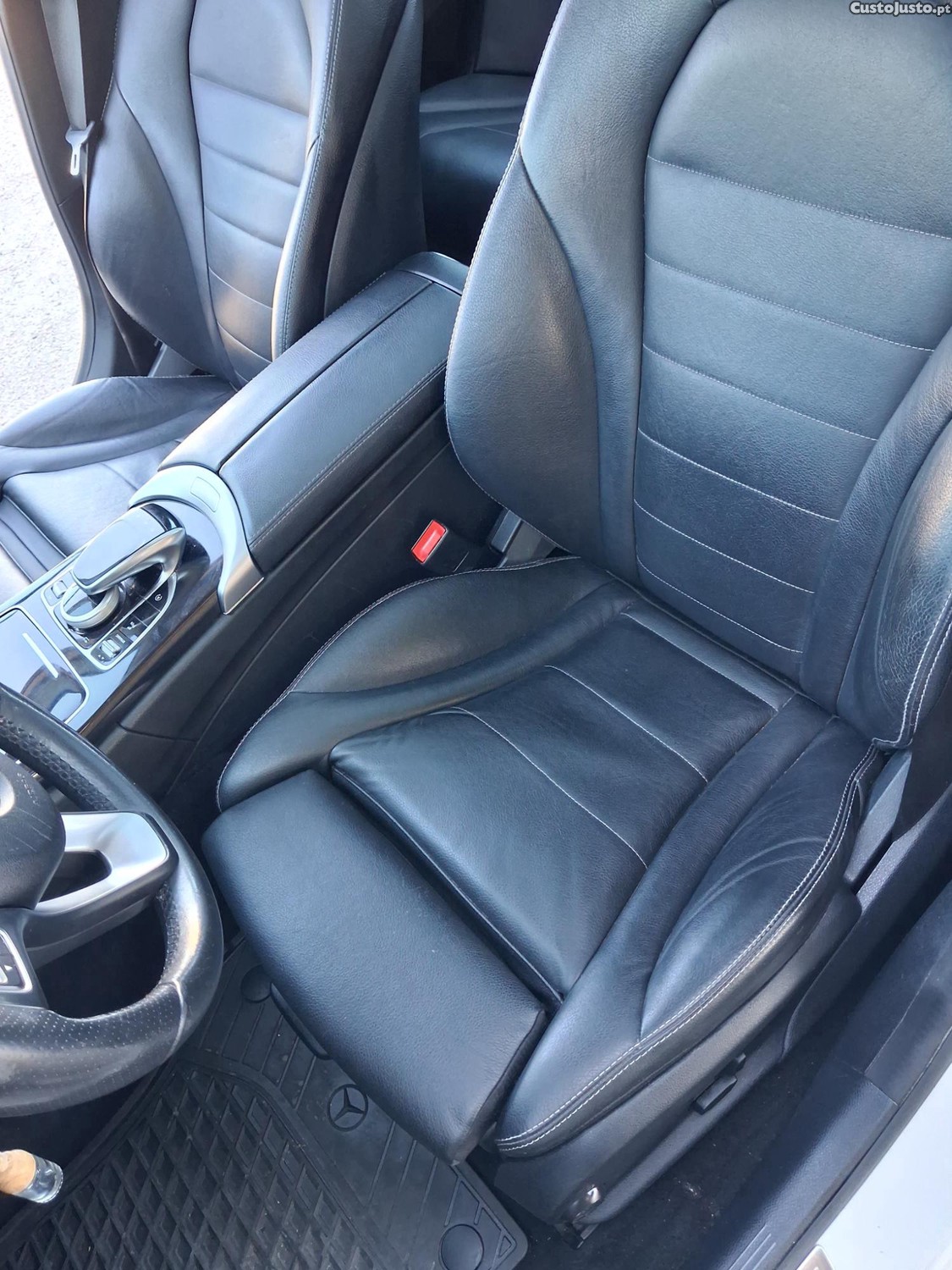 Mercedes-Benz C 220 4 matic — fotografia 6