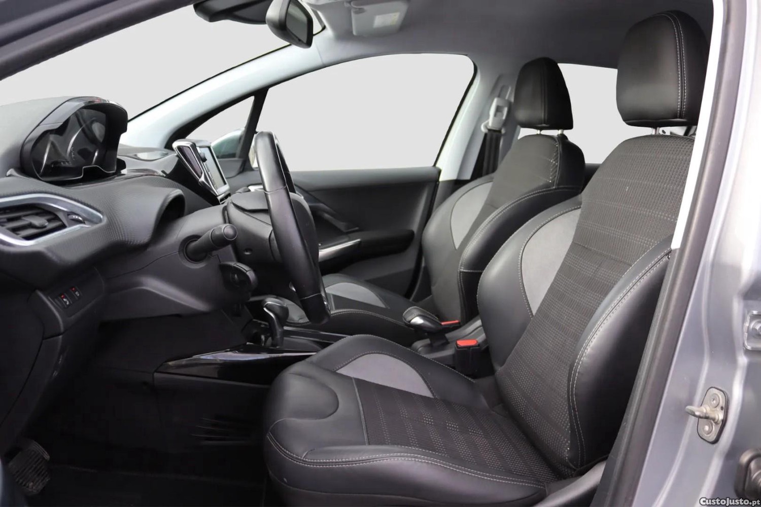 Peugeot 2008 Outro — fotografia 12
