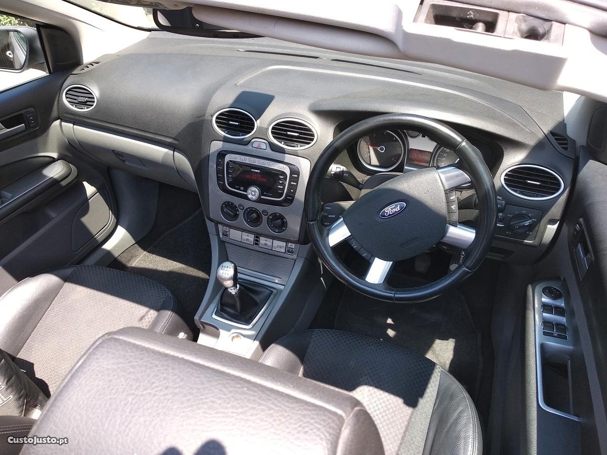 Ford Focus CABRIO - 09 foto 5