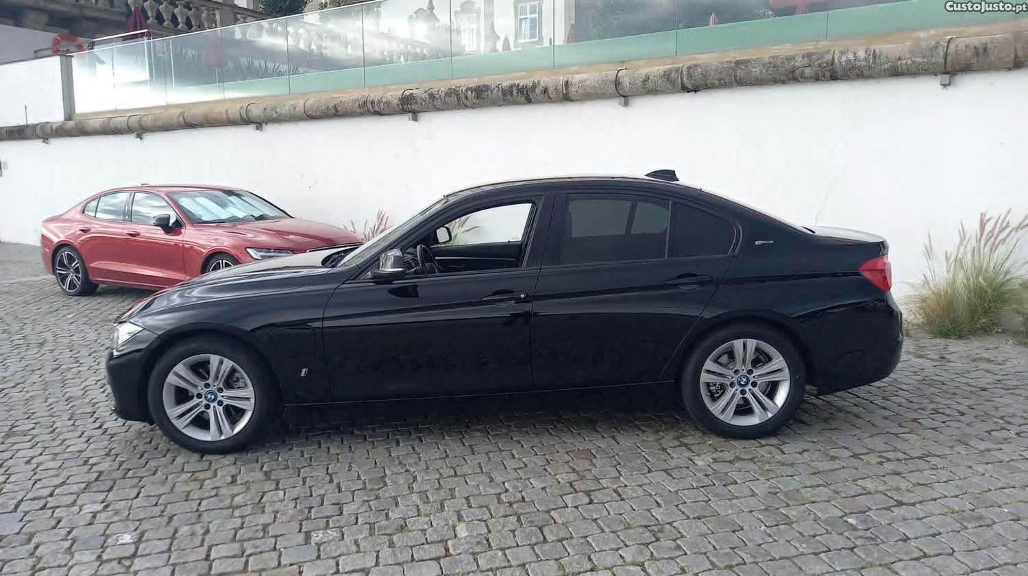 BMW 330 e hybrido plug-in Nacional — fotografia 3