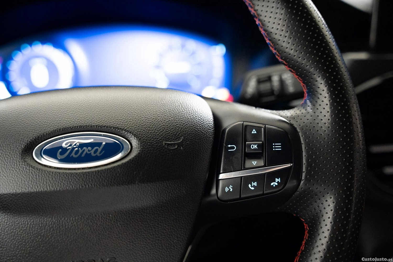 Ford Kuga 1.5 EcoBoost Titanium — fotografia 13