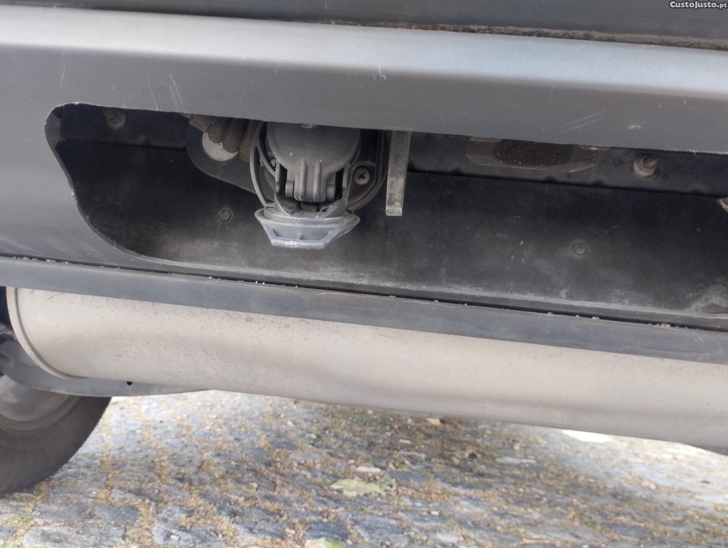 Jeep Cherokee 2.0 MJD LONGITUDE - NACIONAL - C/ GARANTIA - "C/ Gancho de Reboque" — fotografia 3