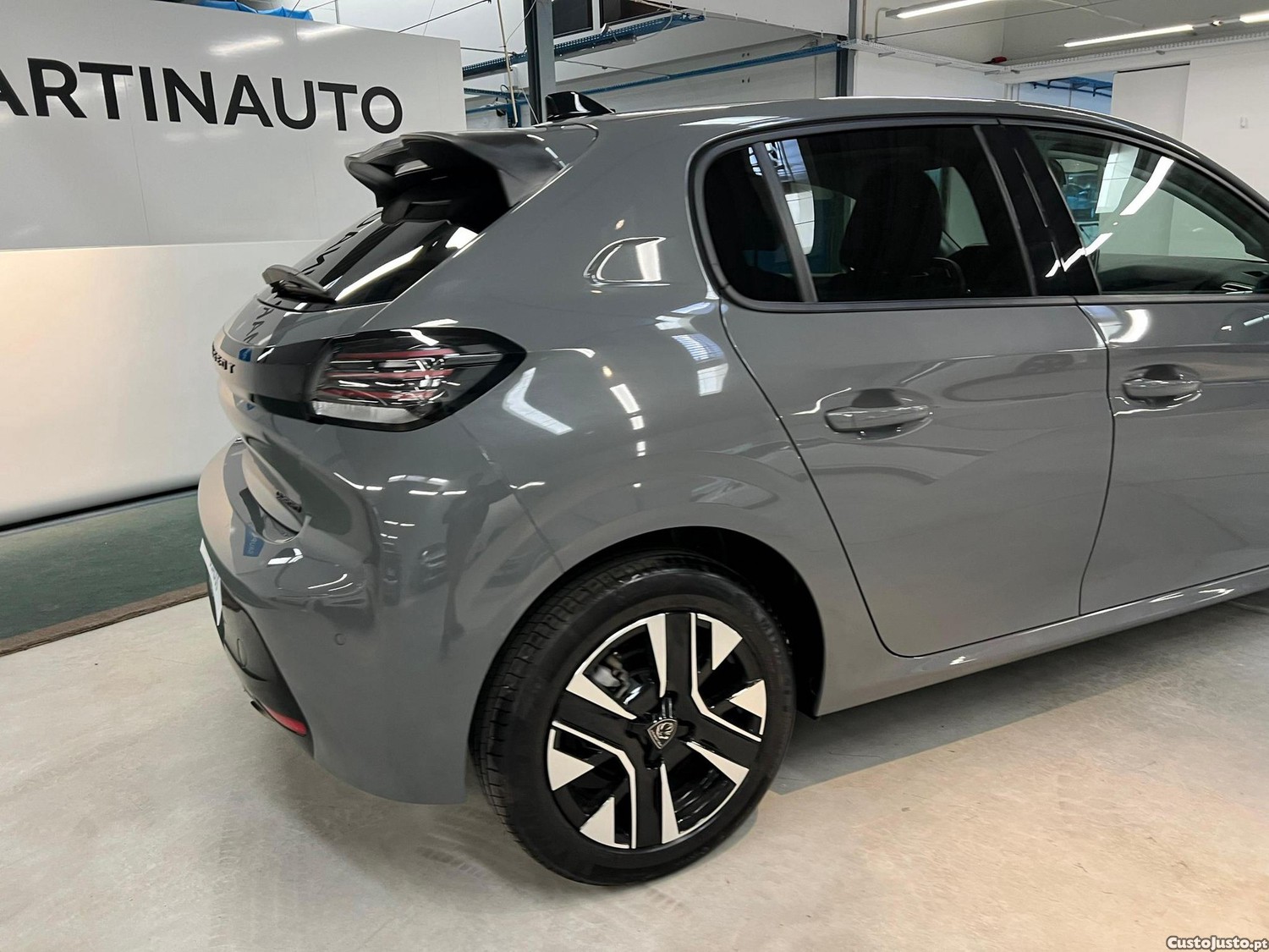 Peugeot 208 1.2 Hybrid Allure e-DCS6 — fotografia 14