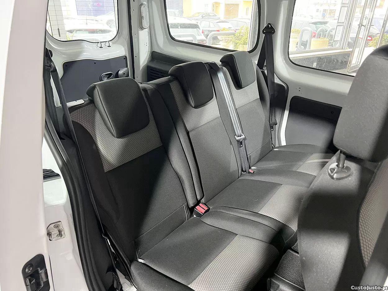 Renault Kangoo Z.e. 33 — fotografia 10