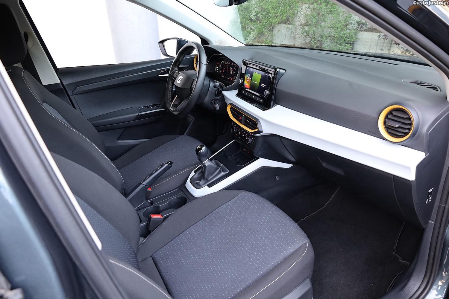 SEAT Arona 1.0 TSI Style — fotografia 2