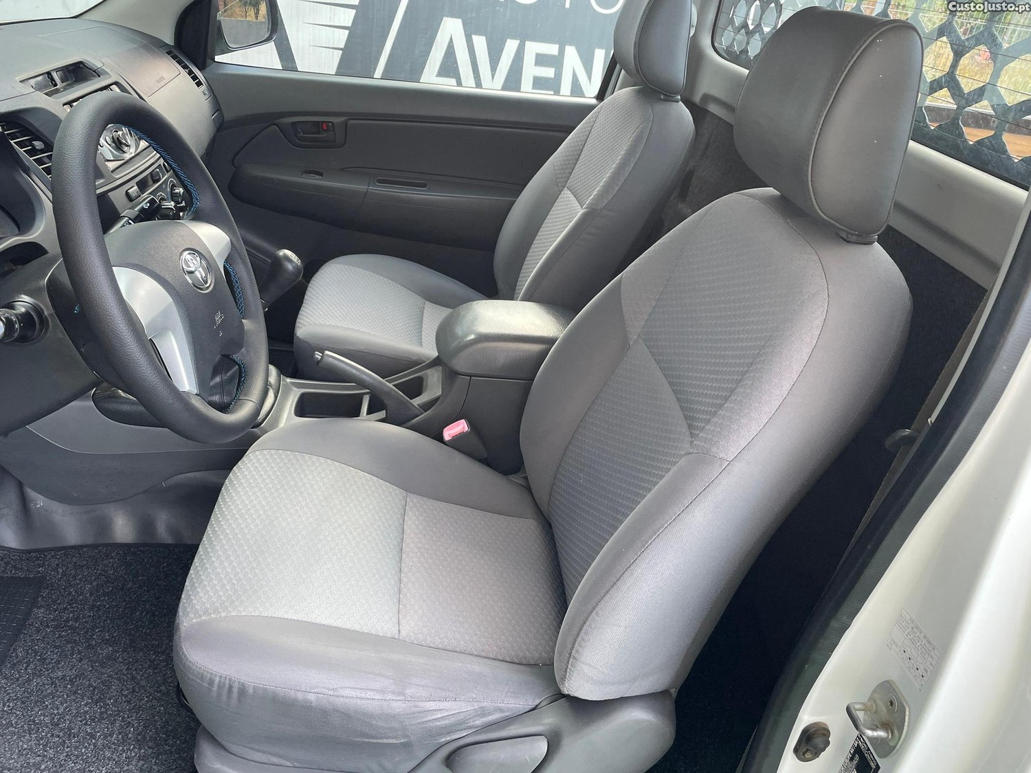 Toyota Hilux 2.5 D-4D 4WD CS CM — fotografia 12