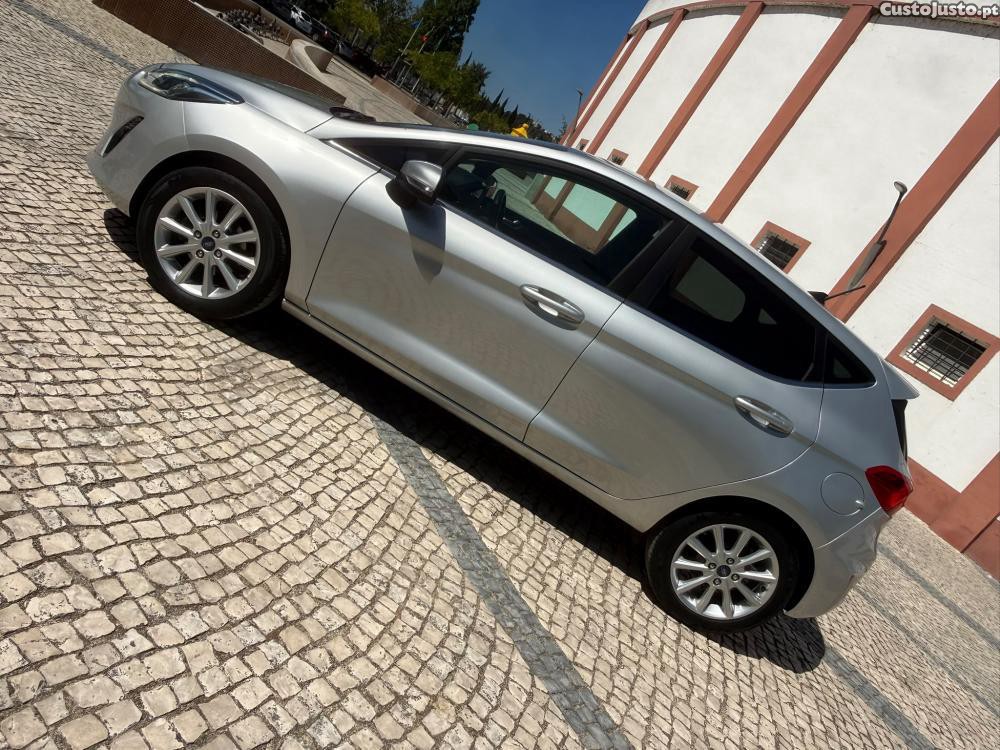 Ford Fiesta 1.0 EcoBoost Titaniu — fotografia 12